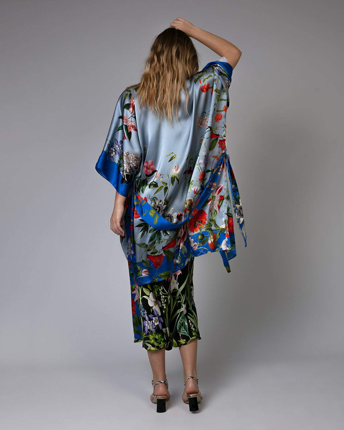 Silk Kimono Leah Grey